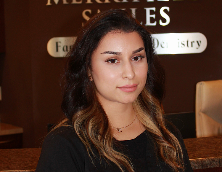 Yalda - Dental Assistant